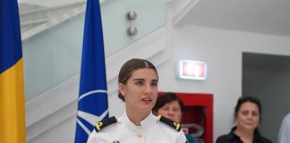 Adjudeanca Ana Maria Gafton a debutat în cariera de comandă a Forțelor Navale Române / Ea a absolvit Academia Navală a SUA