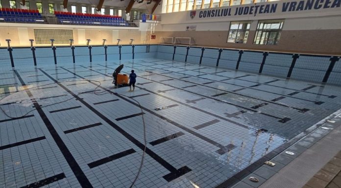 FOTO Bazinul de Înot al Consiliului Județean Vrancea se redeschide pe 8 august, după lucrările de întreținere și modernizare