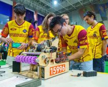 Echipa de robotică a Colegiului Național „Unirea” a câștigat competiția internațională FIRST Robotics Initiative de la Timișoara 3 brickbot