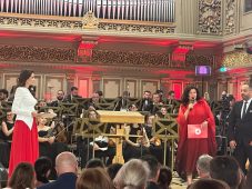 Senatorul Cătălin Graur a participat la Gala Aniversară dedicată celor 150 de ani de activitate umanitară ai Crucii Roșii Române 1 crucea rosie 3