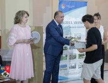 FOTO Excelența în educație, premiată în Vrancea: 41 de elevi din mediul rural, recompensați pentru performanțele obținute la Evaluarea Națională 1 elevi rural premii 2