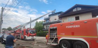 Incendiu în Focșani, la mansarda unui bloc