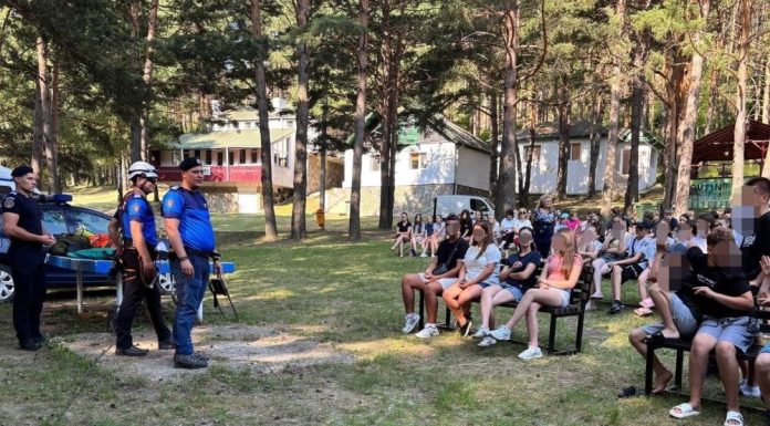FOTO Activități de combatere a consumului de droguri la Gălăciuc, cu elevi din Moldova și Ucraina