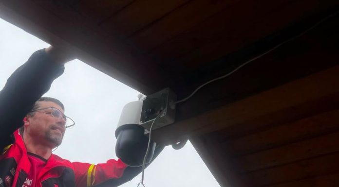 FOTO Două refugii din Munții Vrancei, renovate de salvamontiști