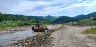 FOTO Lucrări de stabilizare a cursului Rm. Sărat, în zona Jitia