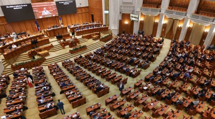 7 din 10 români consideră că politica din România ar trebui să se distanțeze clar de ideologiile extremiste (studiu Cult Research)
