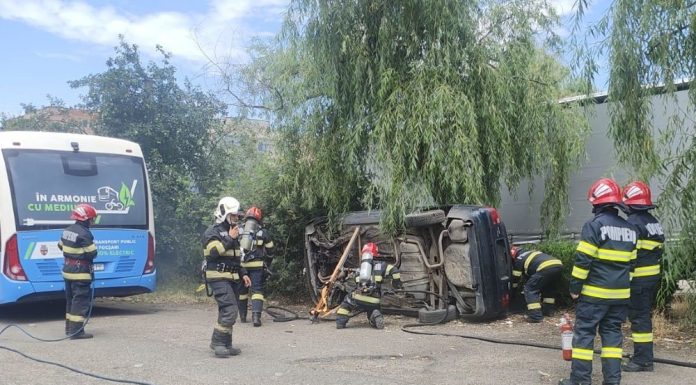 FOTO Exercițiu cu forțe și mijloace în teren pentru gestionarea unei situații de urgență complexe