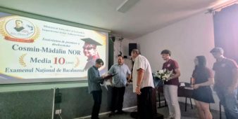 FOTO Elevul de 10 de la bacalaureat, premiat de Liceul Teoretic ”Ioan Slavici” din Panciu 2 premiere cosmin nor 1