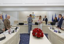 Singura absolventă de 10 a examenului de bacalaureat din acest an din Focșani, premiată de Consiliul Local premiu 10 bac