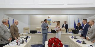 Singura absolventă de 10 a examenului de bacalaureat din acest an din Focșani, premiată de Consiliul Local
