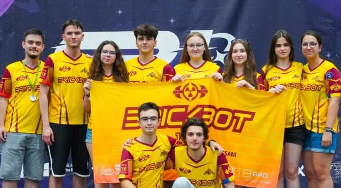 Echipa BrickBot de la Colegiul Unirea a obținut titlul de Event Winning Alliance la competiția FIRST Robotics Initiative