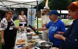 FOTO Premiu național pentru Gastro Local ”Căprițele lui Robert” din Răcoasa 1 premiu capritele lui robert 3