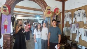 FOTO O zi de neuitat: două generații, un singur drum spre poveste / TANDEM Culture-Ultimul din cele 4 proiecte organizate de Centrul de Tineret Focșani-DJST Vrancea în Săptămâna Europeană a Tineretului 1 proiect djst