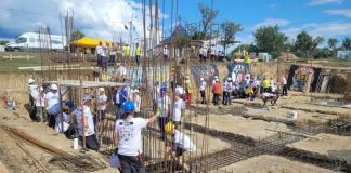 FOTO Muncă, solidaritate și rock la Farcaș: Bikers for Humanity au pus fundația Centrului pentru Autism, iar trupa focșăneană Warblade a oferit un show de neuitat