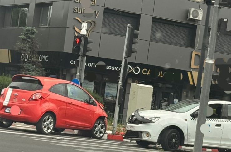 Tamponarea de astăzi după-amiază, din Focșani: o ambulanță, un autoturism și un taxi