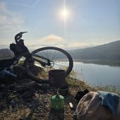 FOTO Un tânăr focșănean și-a îndeplinit un vis: a mers cu bicicleta până în Barcelona 2 theo cirjan