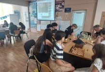 Invitație la prima mutare pe tabla de șah, cât și la primul pas spre implicare în comunitate, voluntariat și proiecte pentru tineri tineret djst