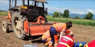 Femeie, prinsă în freza unui tractor la Bătinești. Ea a murit
