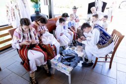 FOTO Ateliere tradiționale și tinere premiate în Parohia Neculele 4 traditii parohie neculele 6