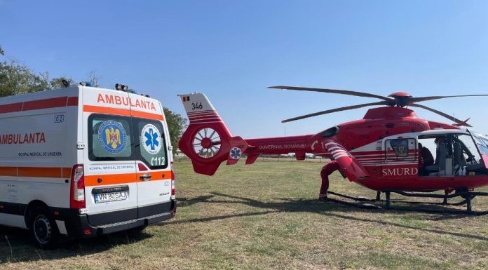 Tânărul rănit grav în accidentul de azi noapte, transferat la București cu un elicopter SMURD