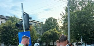 FOTO Acțiune preventivă în Focșani adresată conducătorilor de biciclete, trotinete electrice, mopede și motociclete
