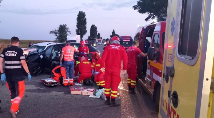 Bărbat mort în accidentul din această dimineață / Copilă de 3 ani și o tânără gravidă, printre persoanele rănite