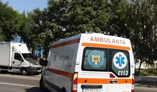 Accident la Slobozia Ciorăști: mamă și fiică s-au răsturnat cu mașina