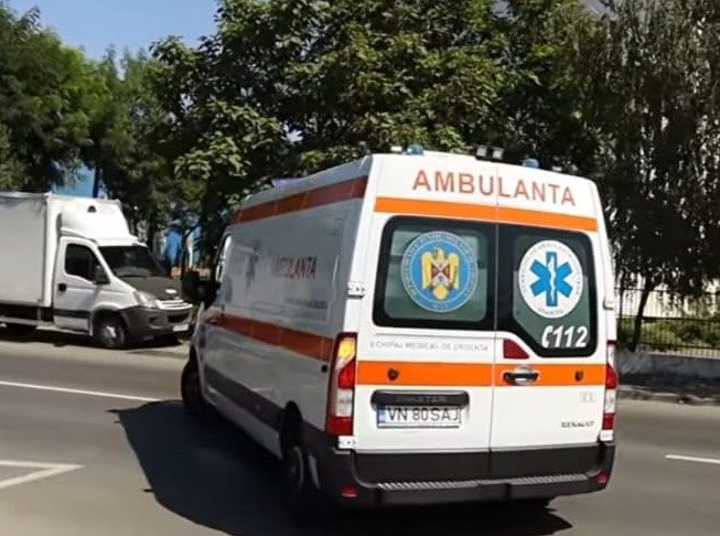 Accident la Slobozia Ciorăști: mamă și fiică s-au răsturnat cu mașina