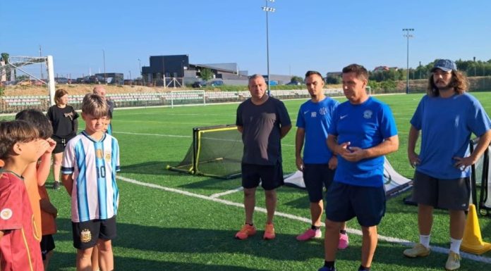 FOTO-VIDEO Zi de neuitat pentru micii fotbaliști din Focșani: antrenament cu Narcis Răducan