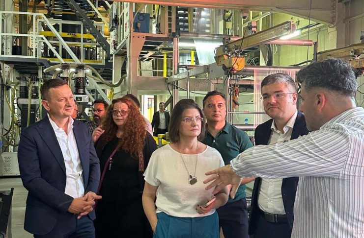 Ministrul Economiei, Irineu Darău, a vizitat două firme importante din Vrancea