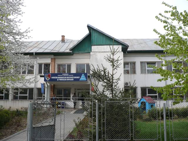 Zeci de posturi vacante la DGASPC Vrancea / Înscrierea candidaților, până în 10 septembrie