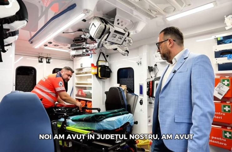 VIDEO Ambulanțieri vrânceni scuipați, amenințați cu cuțitul, sechestrați, jigniți. La ce se supun salvatorii când pleacă pe teren