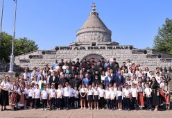 FOTO Slujbă de hram la capela Mausoleului Mărășești, oficiată de ÎPS Ciprian 6 mausoleu marasesti ciprian 6