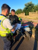 FOTO Acțiune preventivă în Focșani adresată conducătorilor de biciclete, trotinete electrice, mopede și motociclete 1 politie biciclisti 1