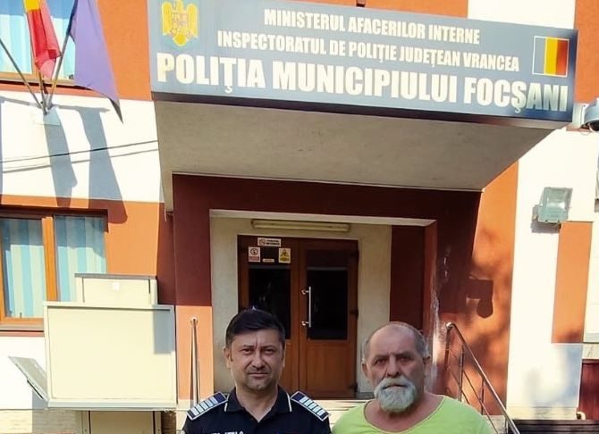 Aflat în timpul liber, un polițist a imobilizat un bărbat care tocmai tâlhărise o persoană pe stradă