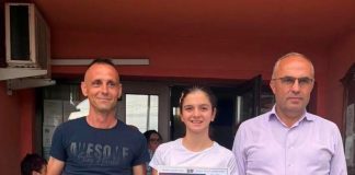 FOTO Echipa de atletism din Nănești, premiată de autoritățile locale / Alergarea, o pasiune pentru mai mulți elevi din Nănești