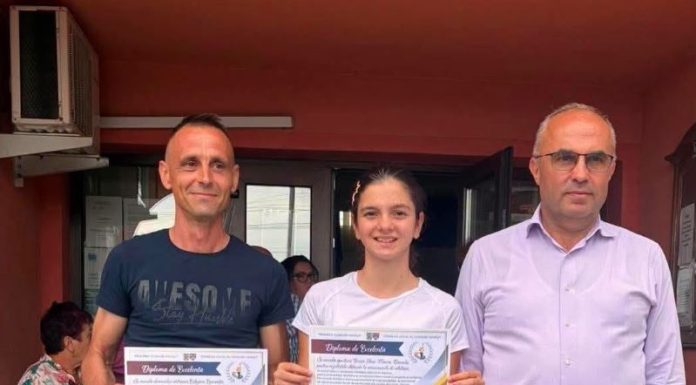 FOTO Echipa de atletism din Nănești, premiată de autoritățile locale / Alergarea, o pasiune pentru mai mulți elevi din Nănești