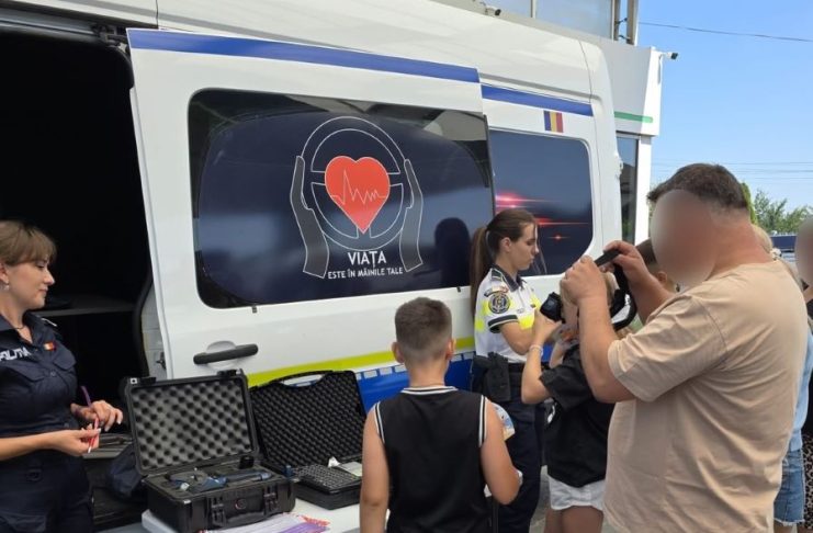 FOTO Activități de informare și prevenire pe linie rutieră, la Adjud