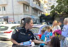 FOTO Polițiștii și jandarmii, mai aproape de elevi și părinți pentru un an școlar în siguranță, WhatsApp Image 2026 09 17 at 17.34.30