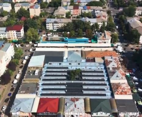 VIDEO Sistem fotovoltaic montat pe acoperișul Pieței Moldovei. Economii de un milion de lei la energie