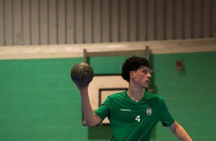 FOTO-VIDEO Tânăr cu origini vrâncene, în lotul de handbal U18 al Marii Britanii