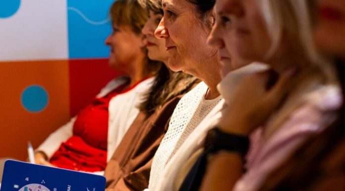 Important pentru profesori: înscrieri la cursul gratuit de educație media digitală pentru profesori organizat de CJI