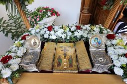 FOTO Fragment din lemnul Sfintei Cruci adus spre închinarea credincioșilor vrânceni și sfințirea sediului Protoieriei Focșani I 2 cruce catedrala 4