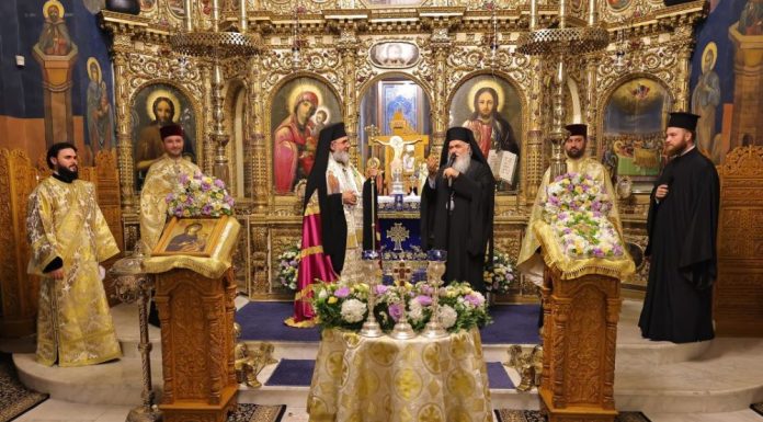 FOTO Fragment din lemnul Sfintei Cruci adus spre închinarea credincioșilor vrânceni și sfințirea sediului Protoieriei Focșani I