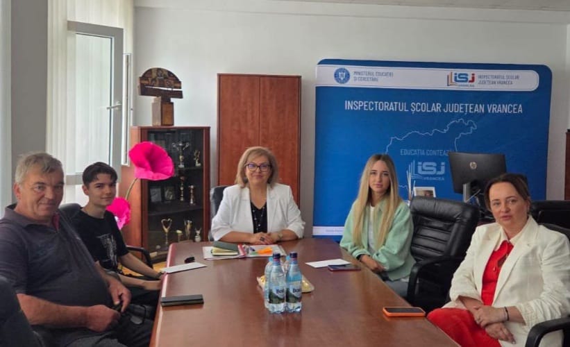 Elevii de 10 de la bacalaureat și-au ridicat premiul oferit de Guvern, prin intermediul Inspectoratului Școlar Vrancea 4 elevi 10 bacalaureat