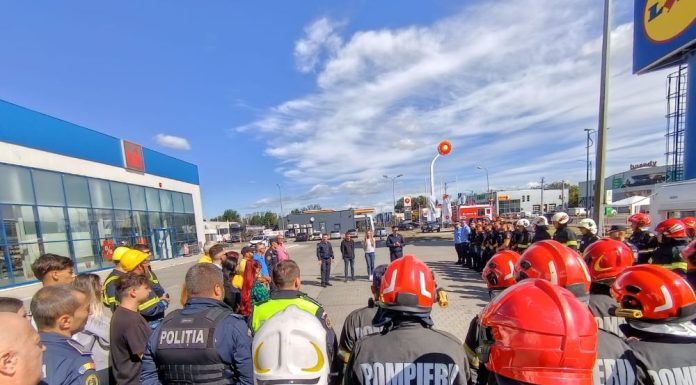 FOTO Exercițiu cu forțe și mijloace în teren, desfășurat la un operator economic din municipiul Focșani