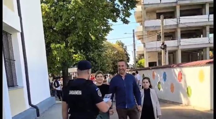 VIDEO Jandarmii vrânceni: Un nou an școlar începe cu siguranță și prietenie