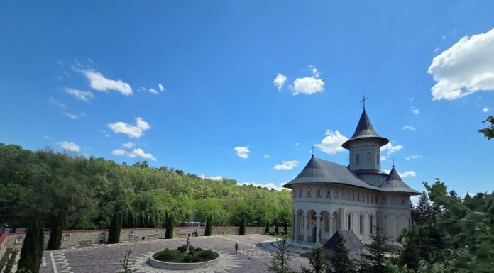 VIDEO Zile de sărbătoare, astăzi și mâine, la Mănăstirea Brazi din Panciu