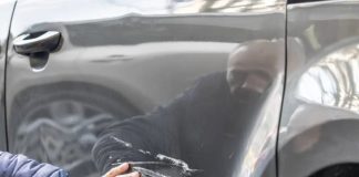 Un focșănean supărat a avariat mașina unei firme de pază