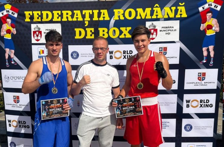 FOTO Evoluții foarte bune pentru tinerii sportivi pregătiți de Viorel Otavă la o competiție națională de box